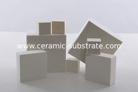 آلومینیوم آلومینیوم کاتالیست Honeycomb سرامیکی سفید برای VOC صنعتی