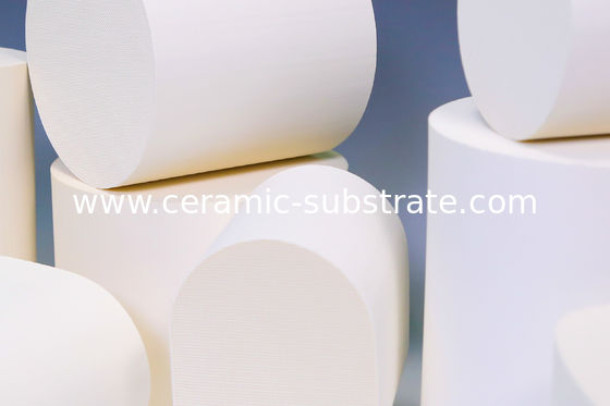 خرید کاتالیست پشتیبانی Cordierite لانه زنبوری سرامیک سفید برای TWC online manufacture
